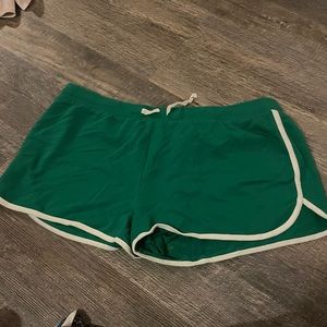 Women’s green soft shorts size XXL